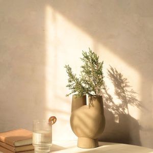 Nara Livin <br>Urn Vase